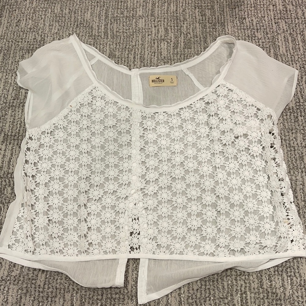Hollister top